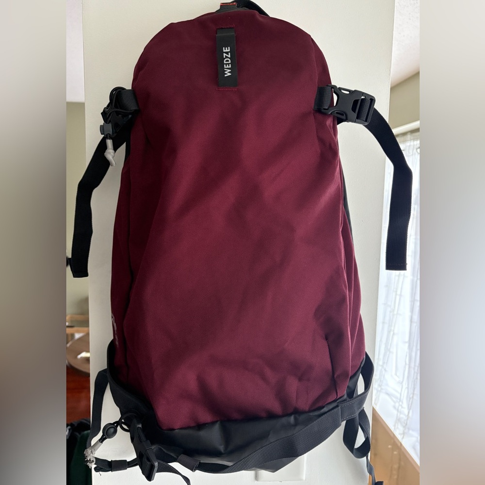 Decathlon RECCO enabled 25L Burgundy Backpack Defense 100